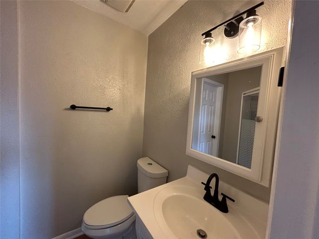 5929 Gayle Drive, Watauga, TX 76148