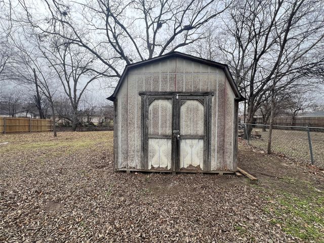 5929 Gayle Drive, Watauga, TX 76148