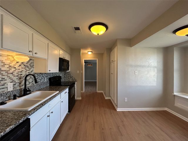 5929 Gayle Drive, Watauga, TX 76148