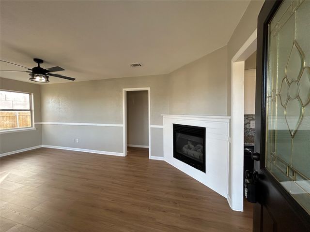 5929 Gayle Drive, Watauga, TX 76148