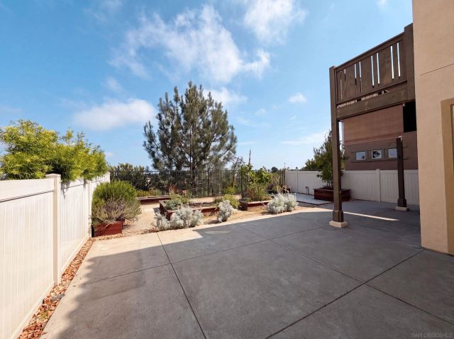 1242 Via Candelas, Oceanside, CA 92056