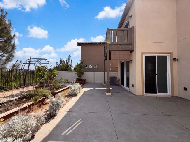 1242 Via Candelas, Oceanside, CA 92056