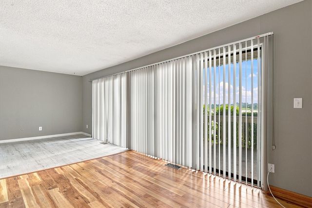 893 Cliffs Drive Unit: 107, Ypsilanti, MI 48198