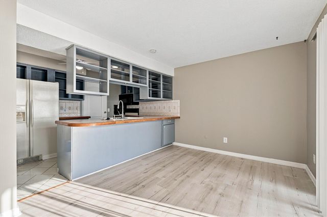 893 Cliffs Drive Unit: 107, Ypsilanti, MI 48198