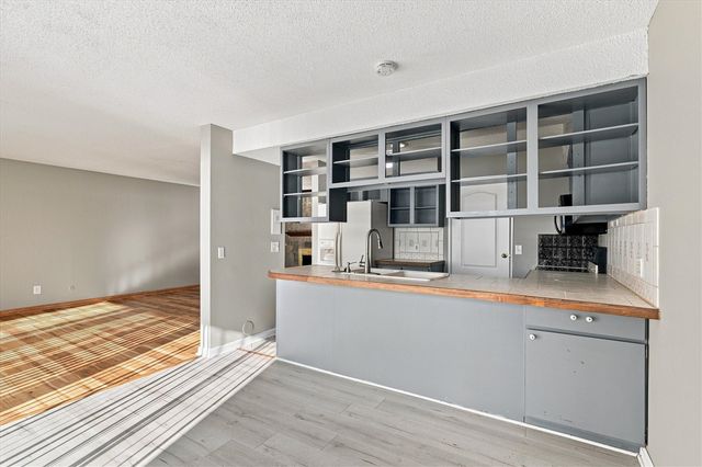 893 Cliffs Drive Unit: 107, Ypsilanti, MI 48198