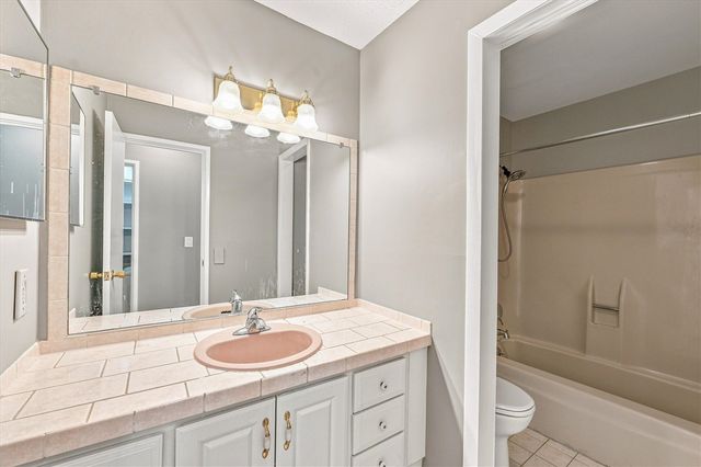 893 Cliffs Drive Unit: 107, Ypsilanti, MI 48198