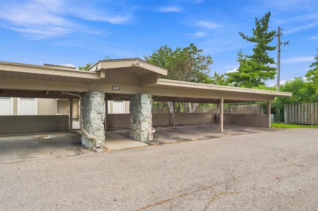 893 Cliffs Drive Unit: 107, Ypsilanti, MI 48198