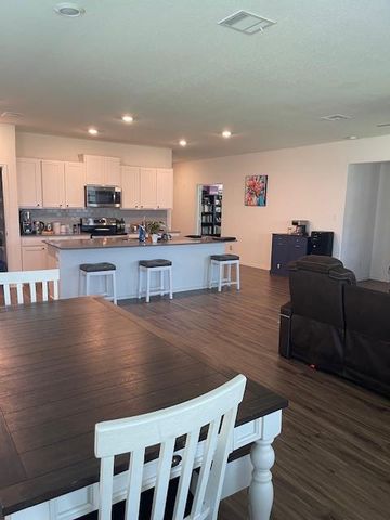 317 Colthorpe LN, Hutto, TX 78634