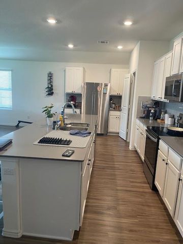 317 Colthorpe LN, Hutto, TX 78634