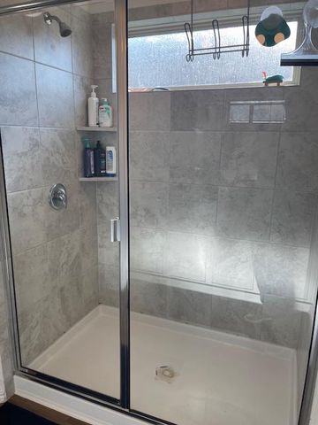 317 Colthorpe LN, Hutto, TX 78634
