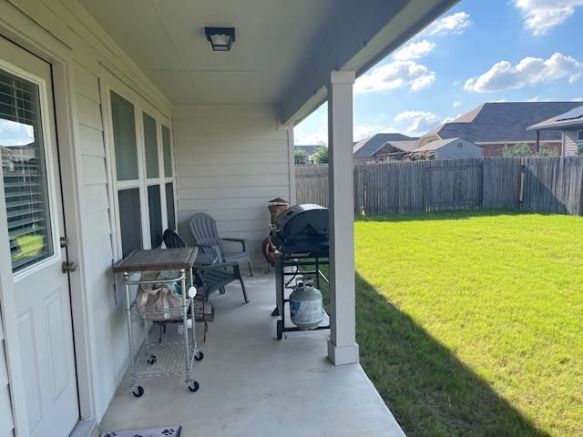 317 Colthorpe LN, Hutto, TX 78634