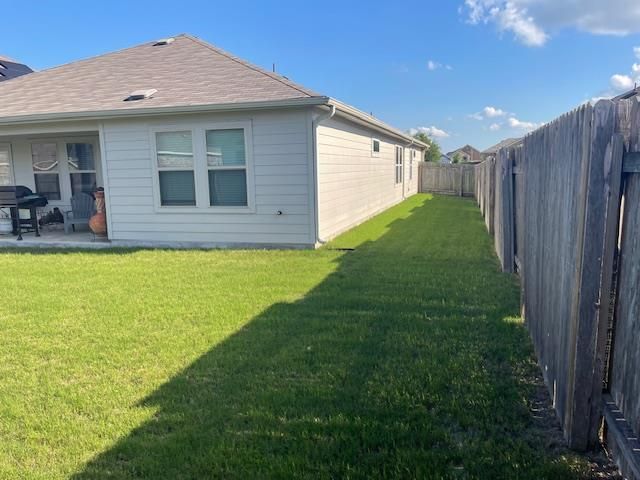 317 Colthorpe LN, Hutto, TX 78634
