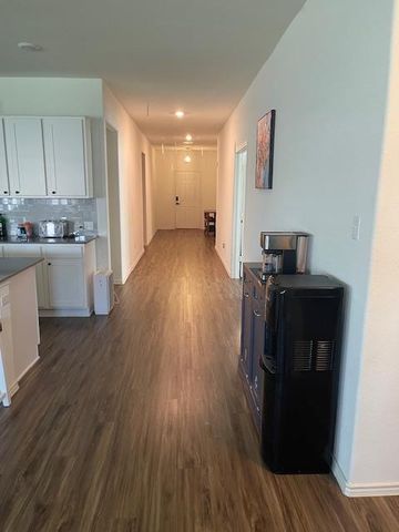 317 Colthorpe LN, Hutto, TX 78634