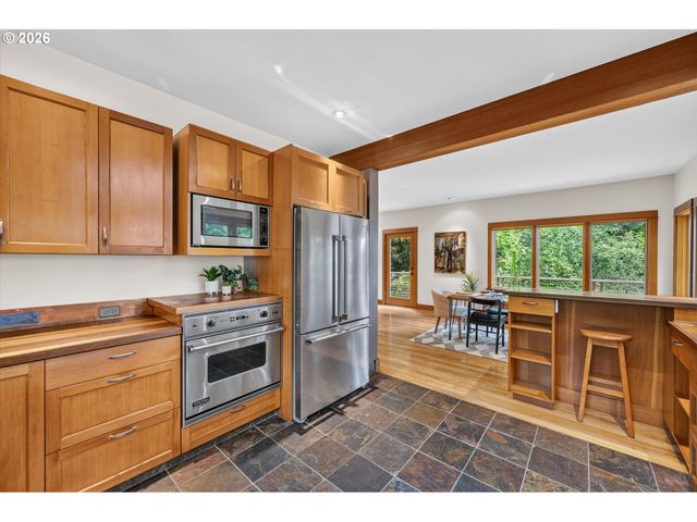 9505 Nw GERMANTOWN Rd, Portland, OR 97231