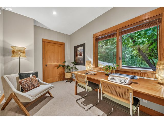 9505 Nw GERMANTOWN Rd, Portland, OR 97231