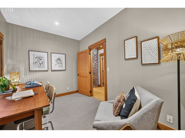9505 Nw GERMANTOWN Rd, Portland, OR 97231