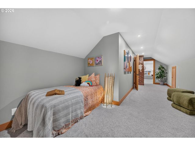9505 Nw GERMANTOWN Rd, Portland, OR 97231