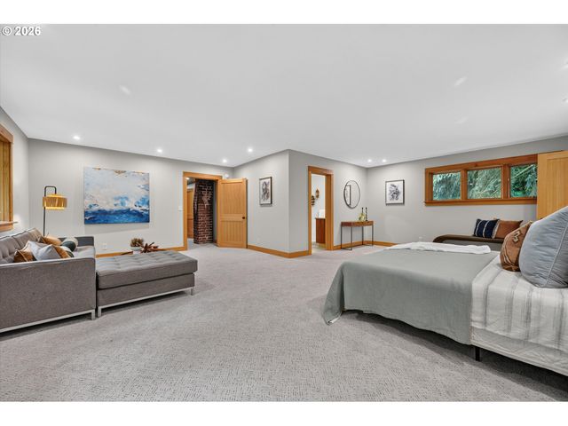 9505 Nw GERMANTOWN Rd, Portland, OR 97231