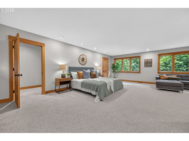 9505 Nw GERMANTOWN Rd, Portland, OR 97231