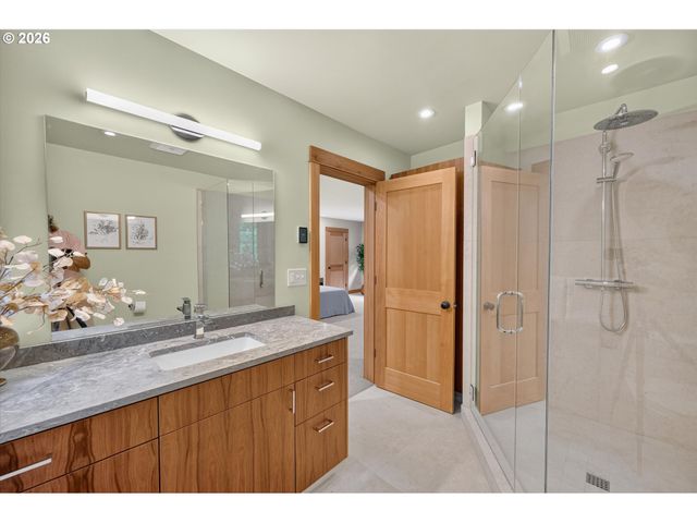 9505 Nw GERMANTOWN Rd, Portland, OR 97231