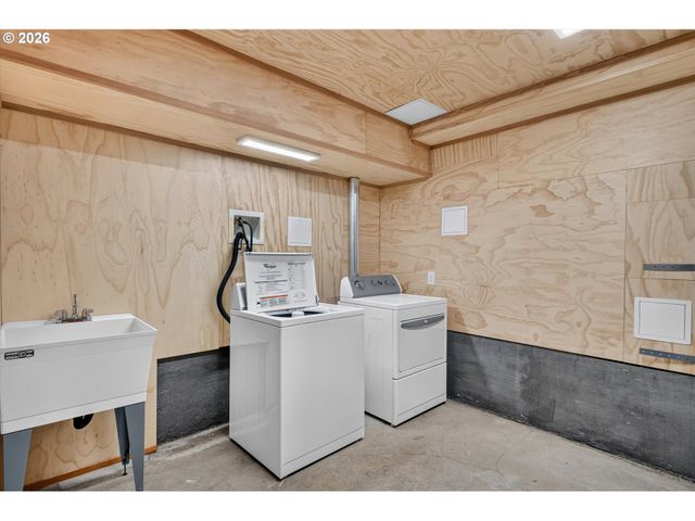 9505 Nw GERMANTOWN Rd, Portland, OR 97231