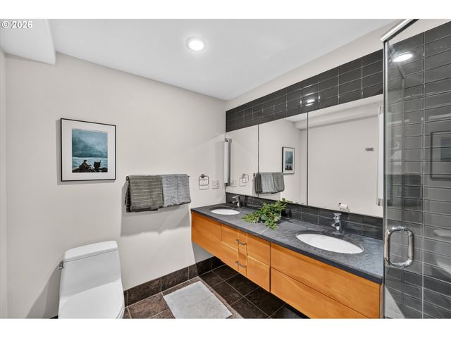 9505 Nw GERMANTOWN Rd, Portland, OR 97231