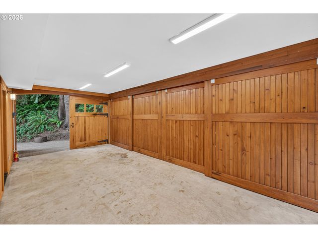 9505 Nw GERMANTOWN Rd, Portland, OR 97231