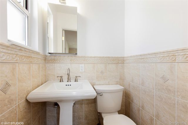 2812 37th Street, Astoria, NY 11103
