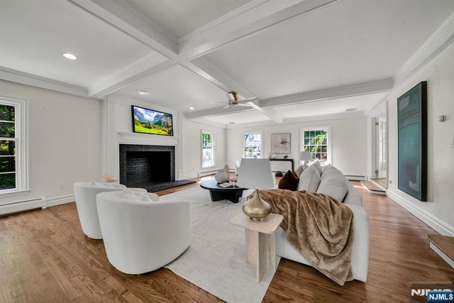312 Saw Mill Lane, Wyckoff, NJ 07481