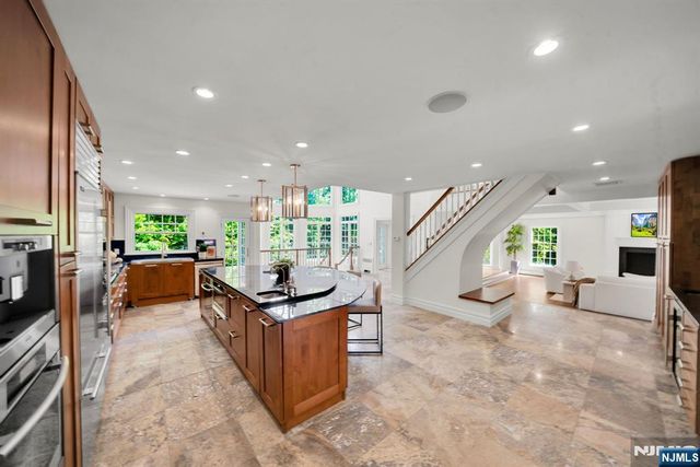 312 Saw Mill Lane, Wyckoff, NJ 07481