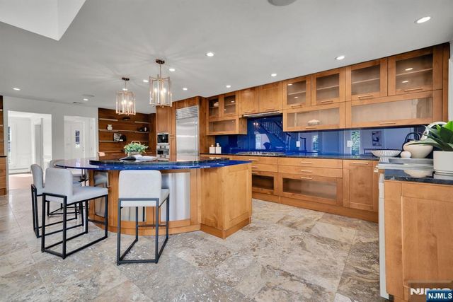 312 Saw Mill Lane, Wyckoff, NJ 07481