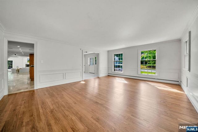 312 Saw Mill Lane, Wyckoff, NJ 07481