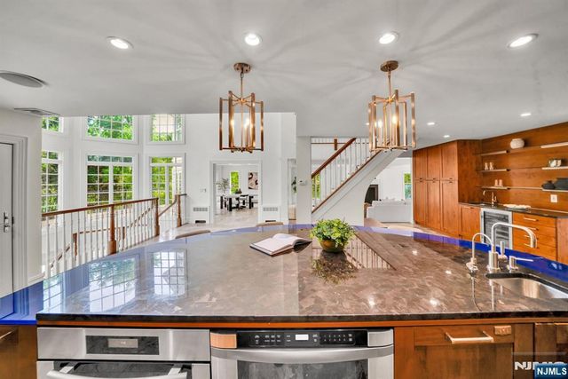 312 Saw Mill Lane, Wyckoff, NJ 07481