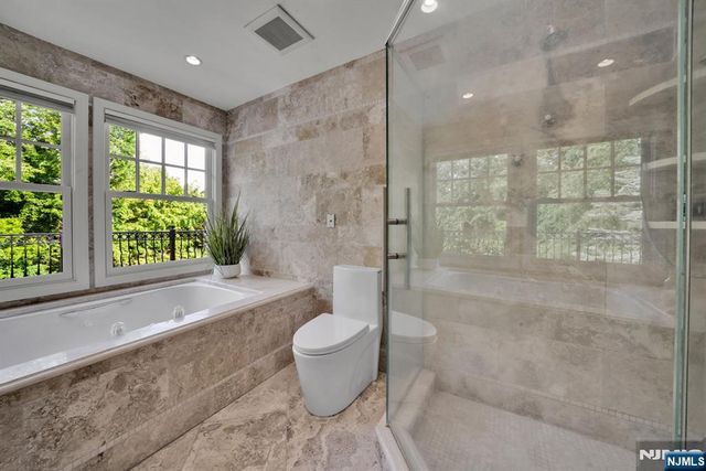 312 Saw Mill Lane, Wyckoff, NJ 07481