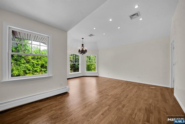 312 Saw Mill Lane, Wyckoff, NJ 07481