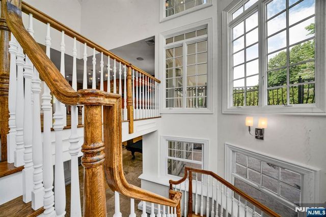 312 Saw Mill Lane, Wyckoff, NJ 07481