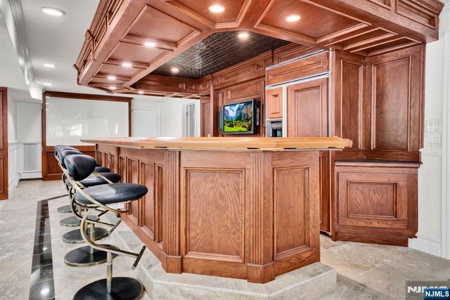 312 Saw Mill Lane, Wyckoff, NJ 07481