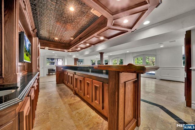 312 Saw Mill Lane, Wyckoff, NJ 07481