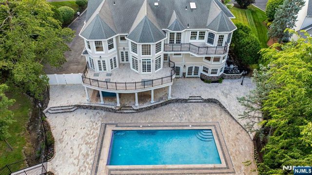 312 Saw Mill Lane, Wyckoff, NJ 07481