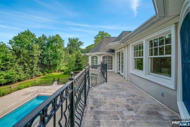 312 Saw Mill Lane, Wyckoff, NJ 07481