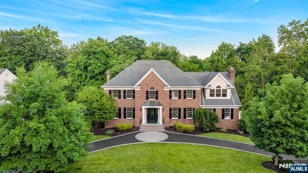 312 Saw Mill Lane, Wyckoff, NJ 07481