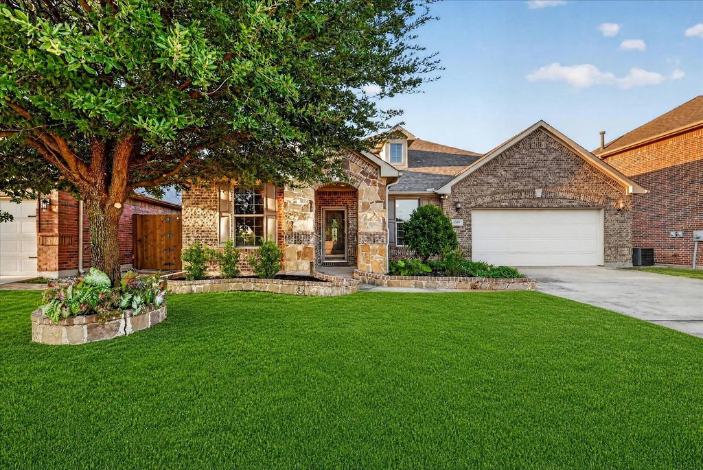1309 Mesa Crest Drive, Fort Worth, TX 76052 — photo 2