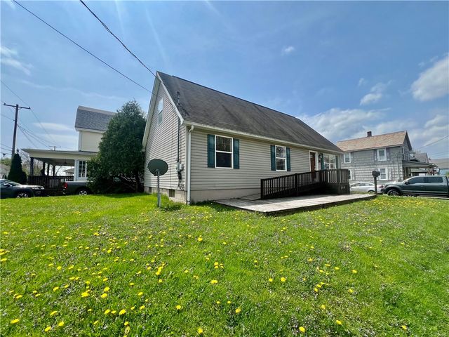 402 W Poplar Street, Grove City Boro, PA 16127