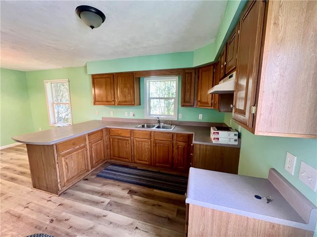 402 W Poplar Street, Grove City Boro, PA 16127