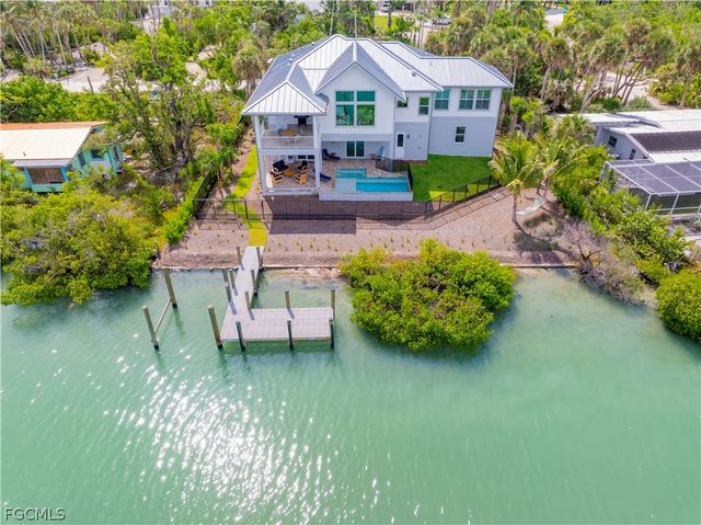 2651 Coconut DR, Sanibel, FL 33957