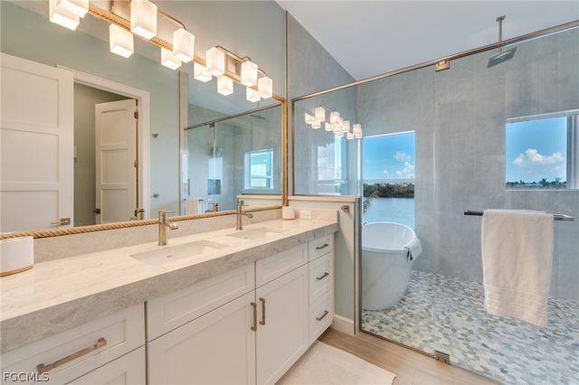 2651 Coconut DR, Sanibel, FL 33957