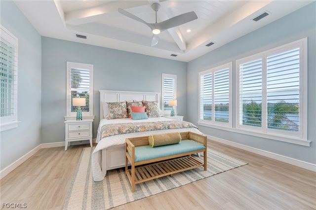 2651 Coconut DR, Sanibel, FL 33957
