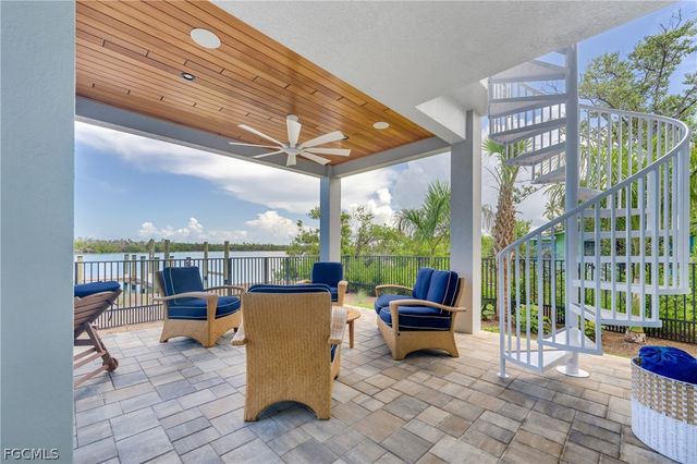 2651 Coconut DR, Sanibel, FL 33957