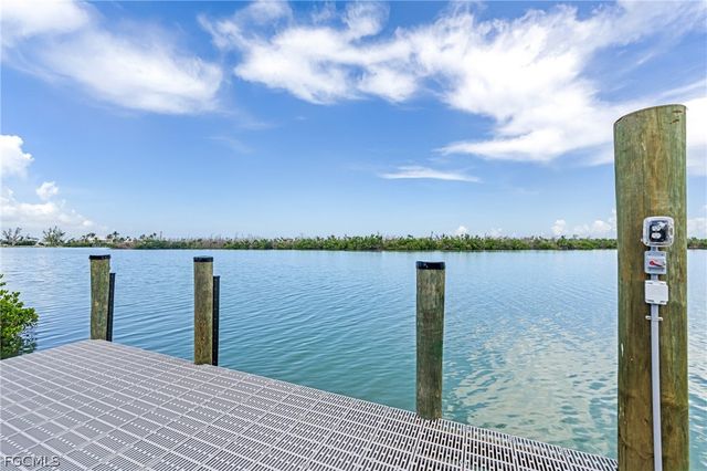 2651 Coconut DR, Sanibel, FL 33957