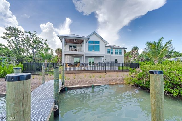 2651 Coconut DR, Sanibel, FL 33957
